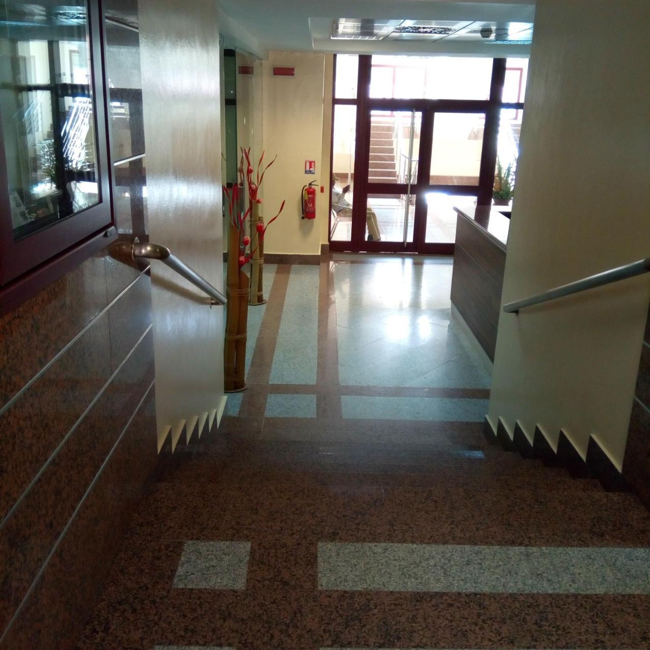 Djeug'Appart Hotel Yaoundé Exterior foto