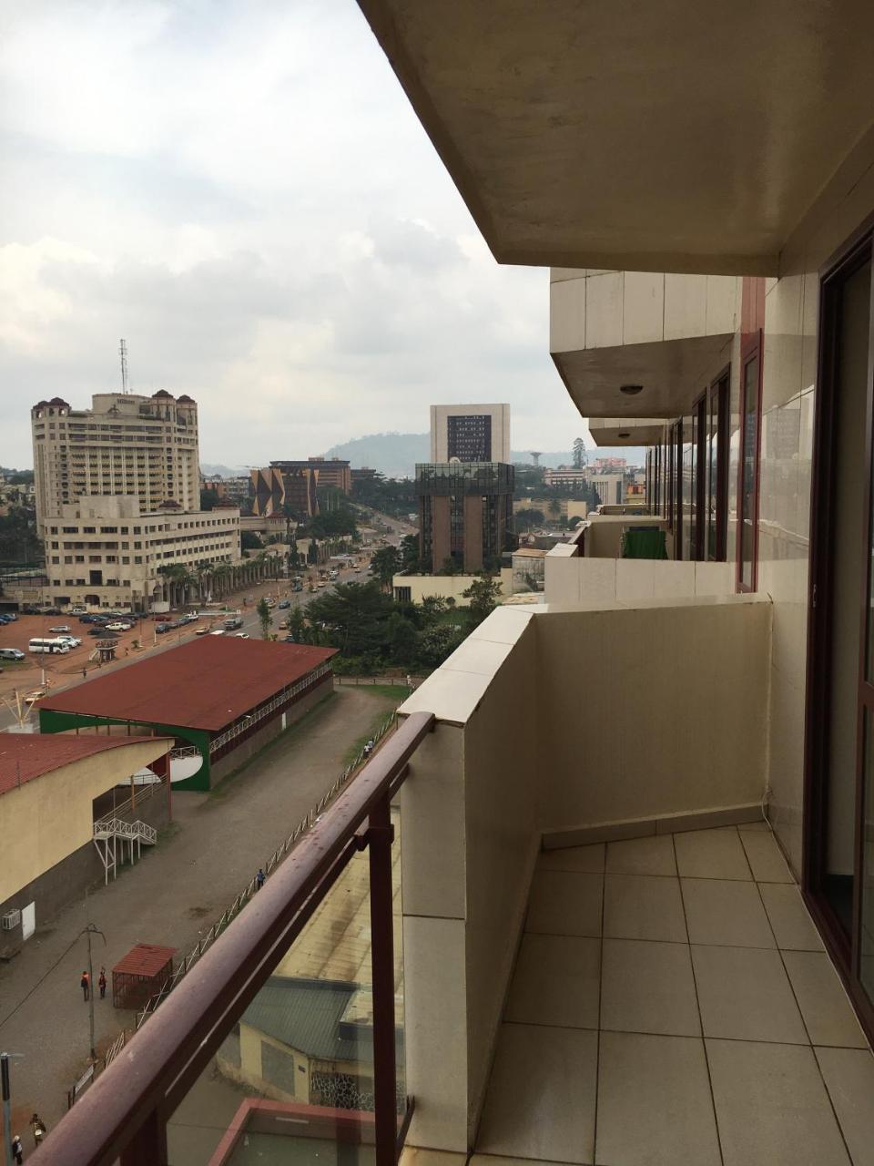Djeug'Appart Hotel Yaoundé Exterior foto